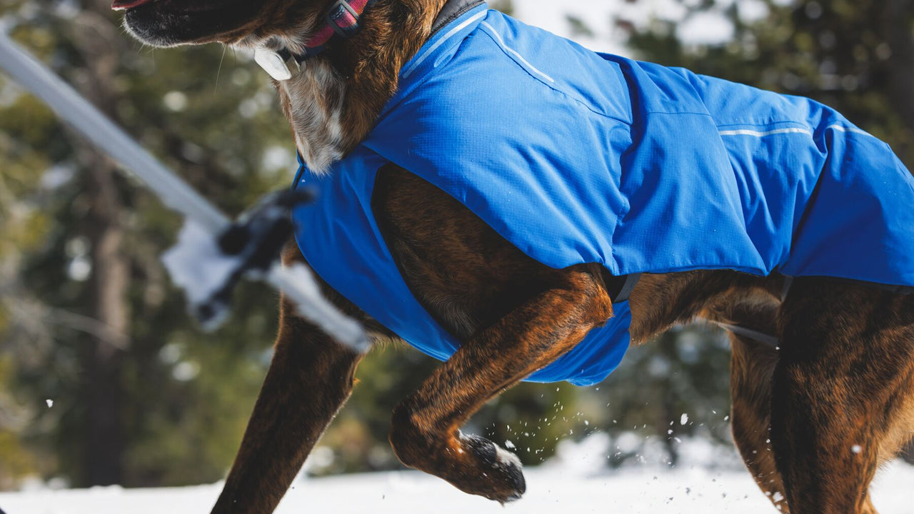 BAUSCHIG-WÄRMENDES MATERIAL